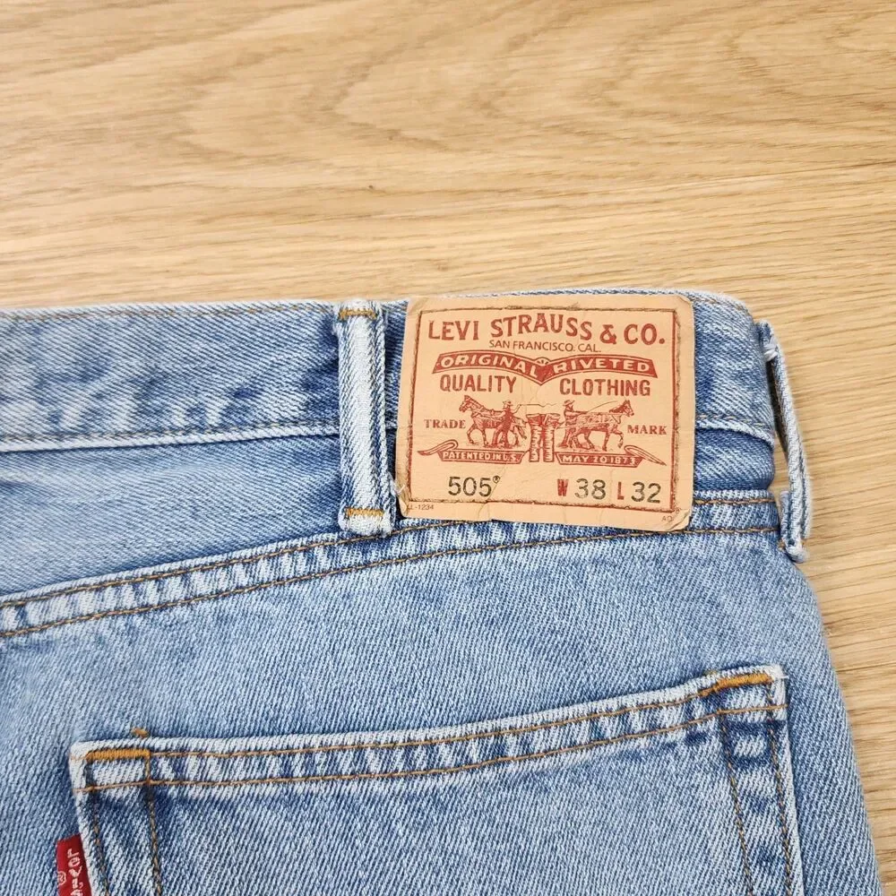 Vintage Levi's 505 Straight Fit 38x32 Jeans Heavy Denim Cowboy Work Rivets